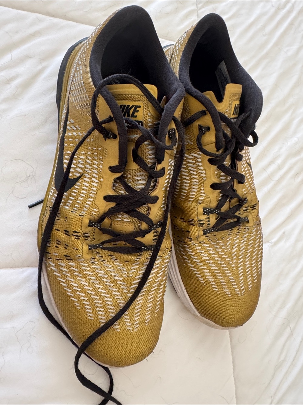 Nike Men’s Athletic Shoes in Mustard and Black